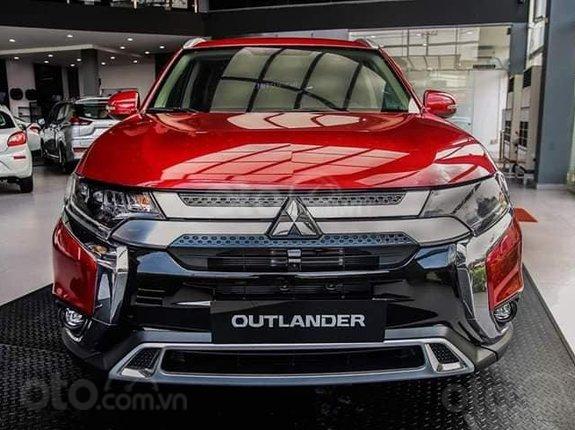 HCM AMC - Mitsubishi Outlander  giảm ngay 40 triệu trong tháng, lãi suất cực tốt