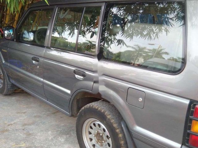 Xe Mitsubishi Pajero đời 2000, màu xám, nhập khẩu, giá tốt