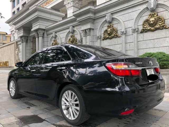 Cần bán lại xe Toyota Camry 2.0E đời 2017, màu đen, nhập khẩu