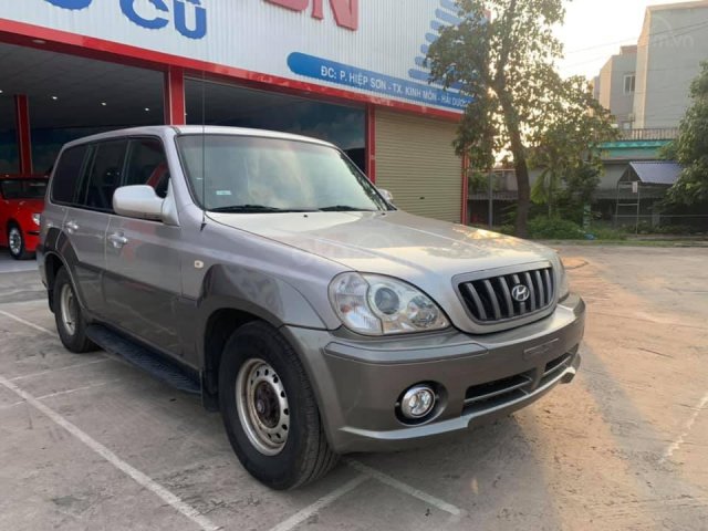 Cần bán lại xe Hyundai Terracan 2003, màu bạc số sàn