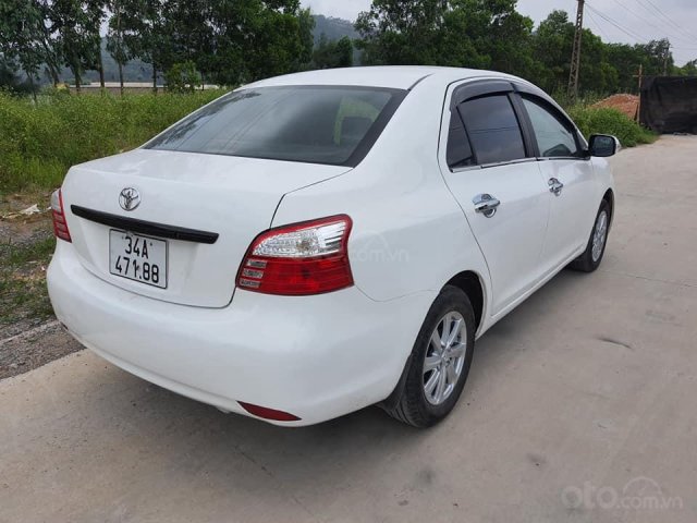 Cần bán xe Toyota Vios sản xuất 2010, màu trắng số sàn, giá chỉ 245 triệu