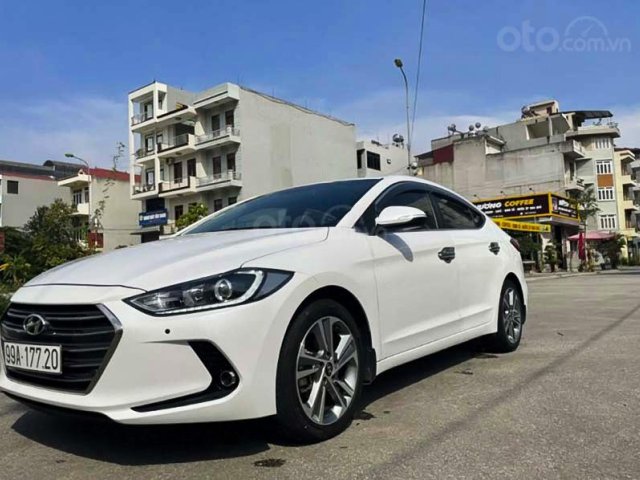 Bán Hyundai Elantra 2.0 AT sản xuất năm 2017, màu trắng xe gia đình0