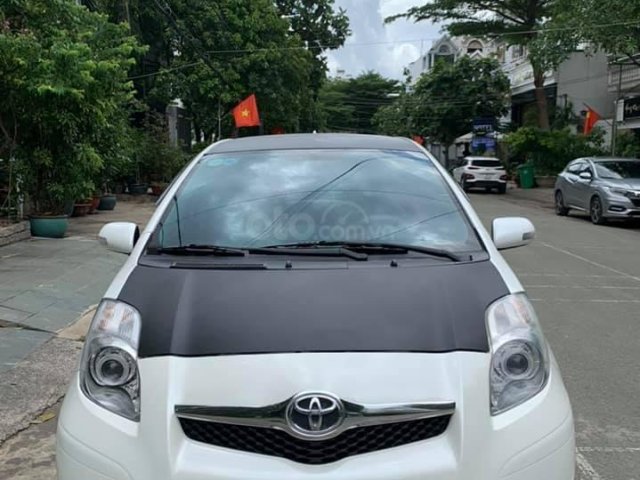 Cần bán lại xe Toyota Yaris năm 2012, màu trắng giá cạnh tranh