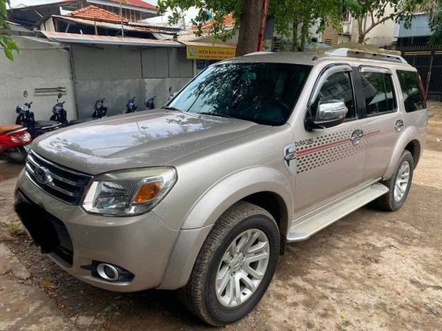 Cần bán Ford Everest MT sản xuất 2015 còn mới