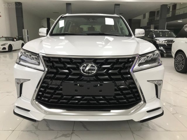 Viet Auto bán Lexus LX570 Super Sport S mới 2021 màu trắng0