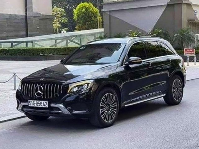 Bán ô tô Mercedes GLC 250 2018, màu đen