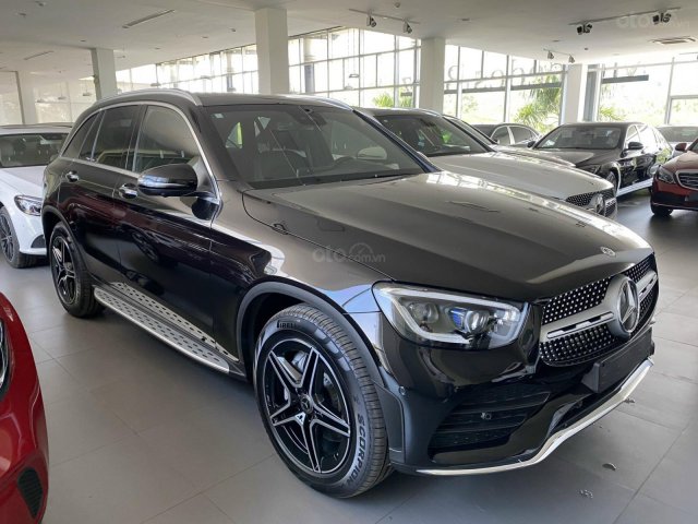 Ưu đãi trả góp Mercedes GLC 300 2021, vay 80% giá trị xe, trả trước 20%, trả góp cố định 13,5 triệu/tháng