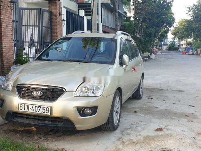 Cần bán gấp Kia Carens năm 2012 còn mới