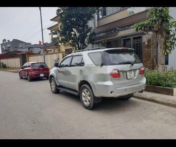 Bán xe Toyota Fortuner năm 2011, màu bạc, giá 430tr0