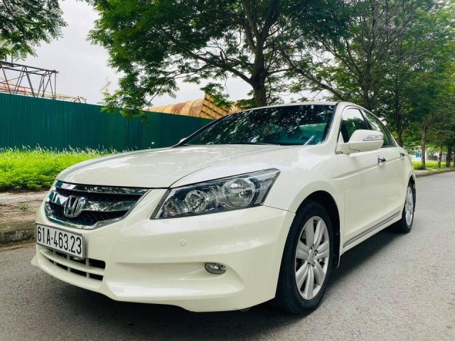 Bán Honda Accord năm 2012, màu trắng, nhập khẩu