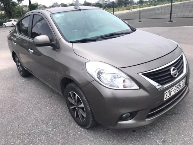 Cần bán xe Nissan Sunny 2015, màu xám, giá 248tr0