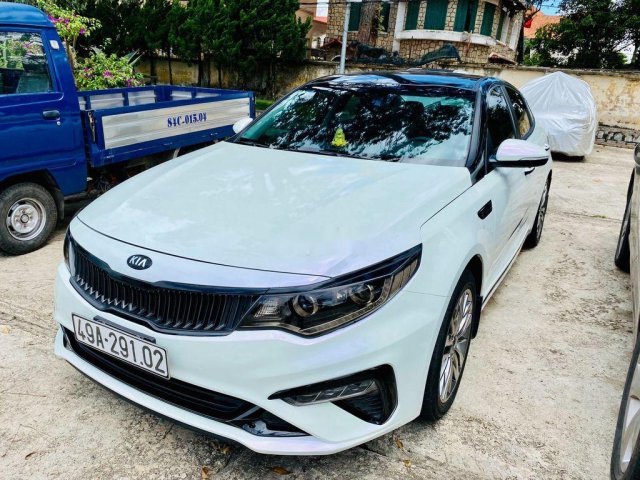 Cần bán lại xe Kia Optima đời 2020, màu trắng như mới0