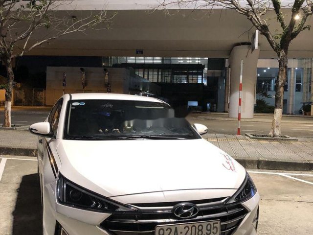 Cần bán gấp Hyundai Elantra đời 2020, màu trắng, giá chỉ 560 triệu0