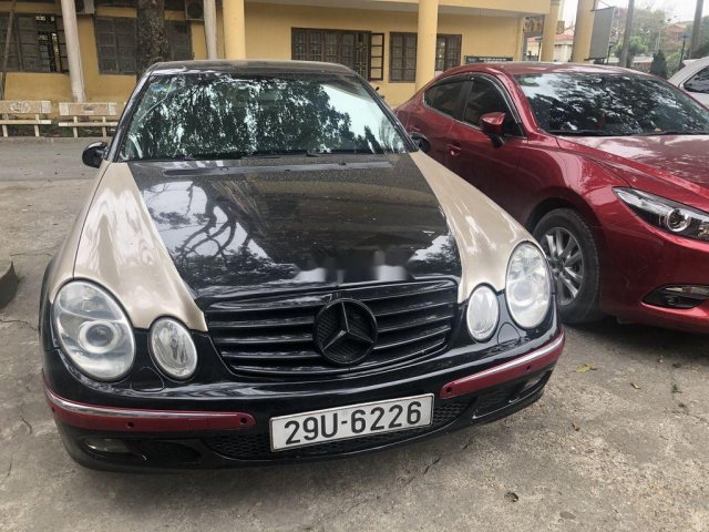 Cần bán gấp Mercedes E240 2003, hai màu, 240 triệu0