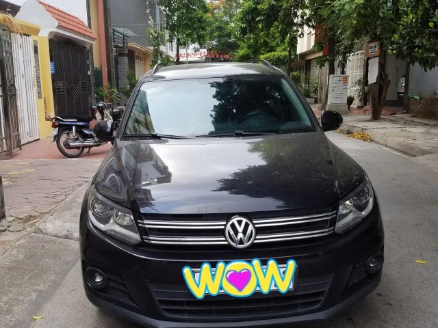 Cần bán gấp Volkswagen Tiguan năm sản xuất 2012, màu đen chính chủ giá cạnh tranh0