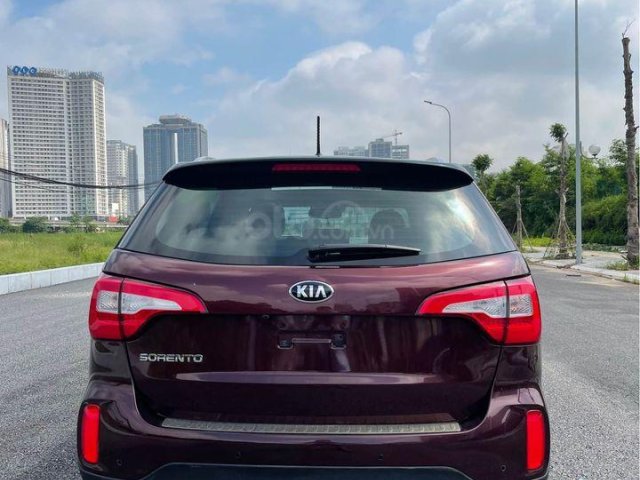 Cần bán Kia Sorento đời 2018, màu đỏ, máy xăng