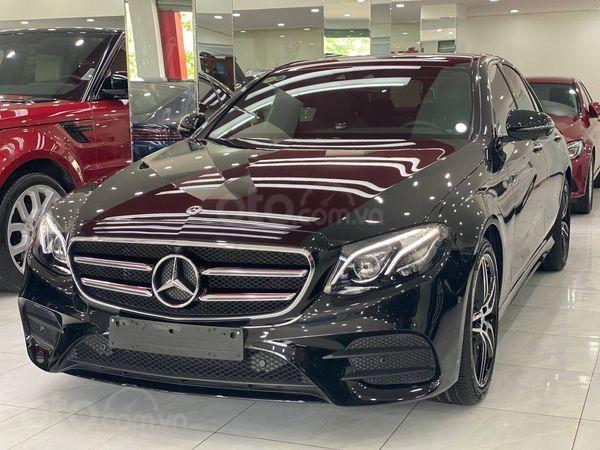 Cần bán gấp Mercedes E300 năm sản xuất 2019, màu đen0