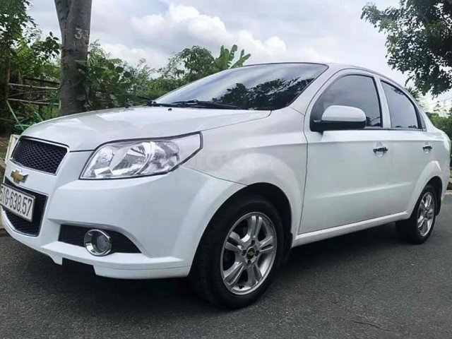 Cần bán gấp Chevrolet Aveo LT 1.4 MT năm 2018, màu trắng còn mới