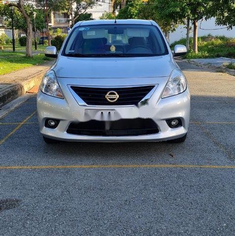 Cần bán Nissan Sunny sản xuất năm 2013, màu bạc, xe nhập còn mới