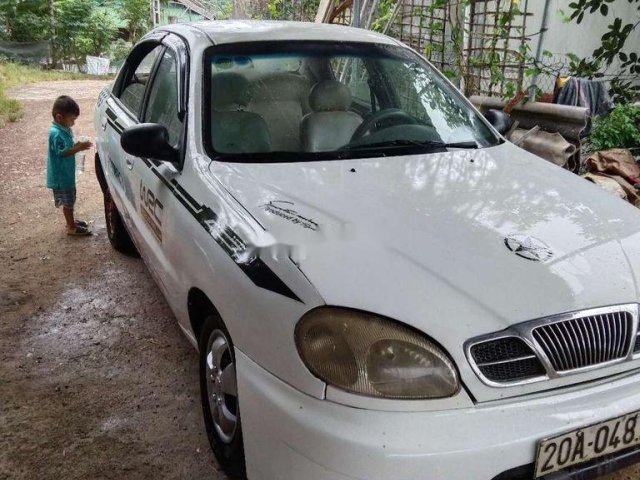 Cần bán Daewoo Lanos sản xuất 2003, màu trắng, giá 40tr