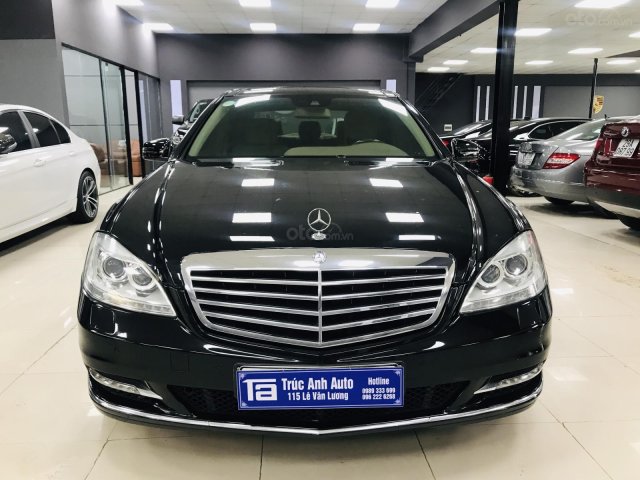 Cần bán Mercedes S300 đời 2010, màu đen