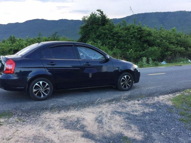 Cần bán lại xe Hyundai Verna đời 2008, màu đen chính chủ, giá tốt0