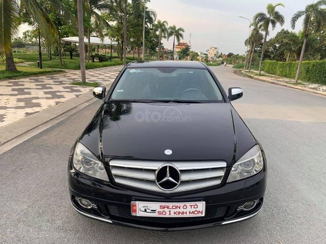 Cần bán Mercedes C200 đời 2007, màu đen, bảo dưỡng trong hãng thường xuyên