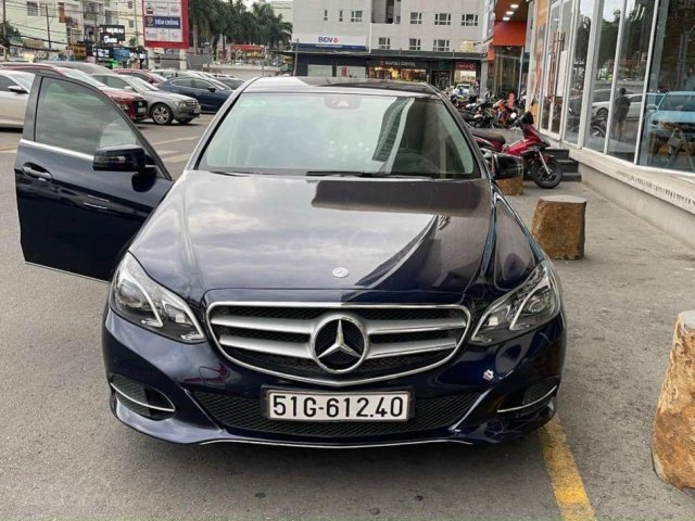 Cần bán xe Mercedes E200 Edition sản xuất năm 2016, màu đen0