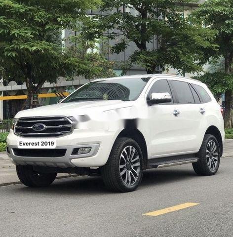 Cần bán gấp Ford Everest sản xuất năm 2019 chính chủ0