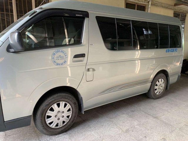 Bán xe Toyota Hiace năm 2011 giá cạnh tranh0