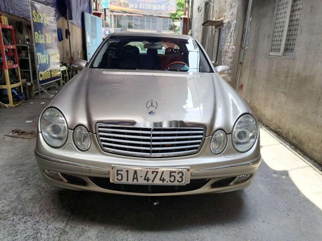 Cần bán gấp Mercedes E240 đời 2003, màu vàng, nhập khẩu 0