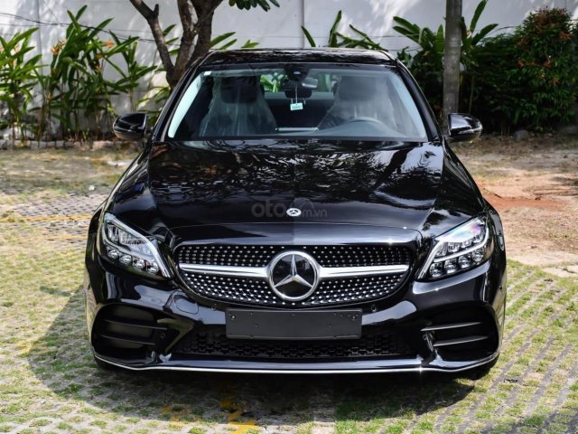 [Mỗi tháng trả 1 triệu 8] sở hữu ngay Mercedes C180 AMG nhận ngay 50% lệ phí trước bạ và nhiều ưu đãi khác0