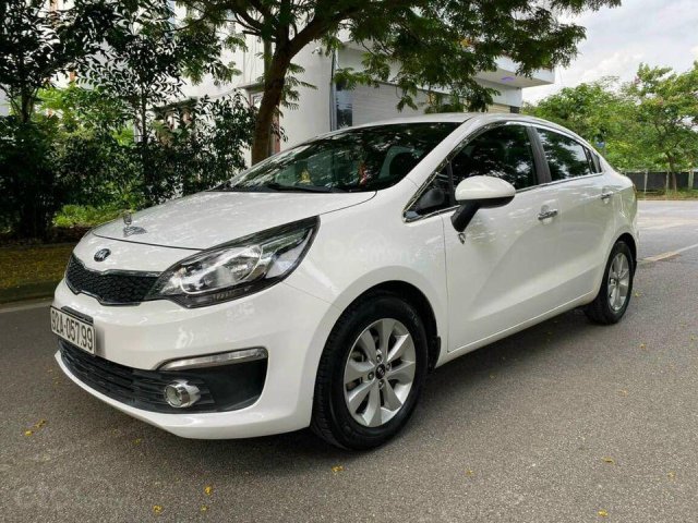 Cần bán nhanh giá ưu đãi chiếc Kia Rio sản xuất 2015 số sàn0