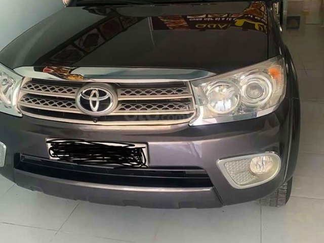 Cần bán gấp Toyota Fortuner sản xuất 2011, màu xám còn mới, 598 triệu