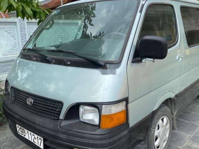 Cần bán lại xe Toyota Hiace sản xuất năm 2002 còn mới0