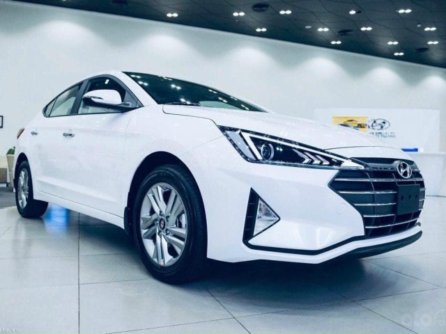 Hyundai Elantra giảm ngay 32 triệu, KM phụ kiện + bảo hiểm0