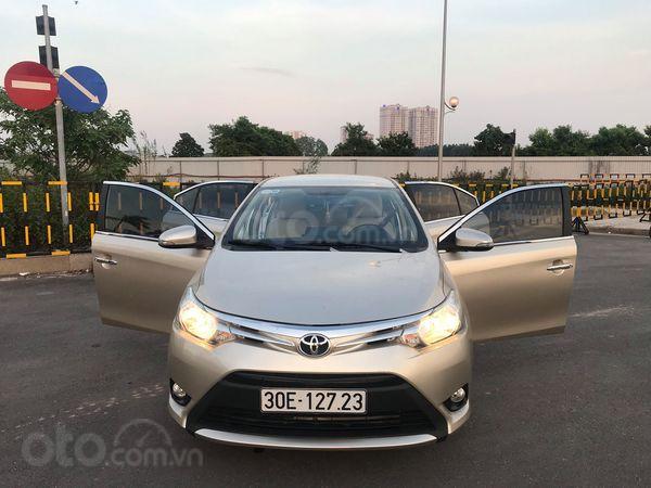 Bán Toyota Vios năm 2015, màu bạc số sàn