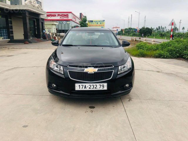 Cần bán lại xe Chevrolet Cruze, màu đen, giá 276tr