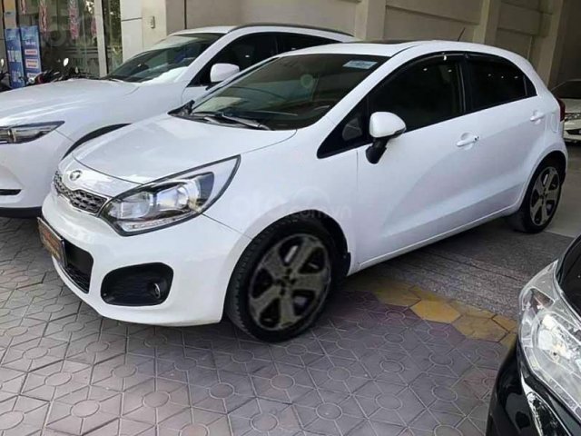 Cần bán Kia Rio 1.4 AT năm sản xuất 2013, màu trắng, nhập khẩu