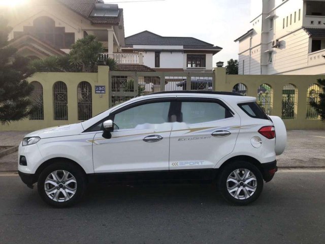 Cần bán gấp Ford EcoSport sản xuất 2016, màu trắng, giá 345tr0