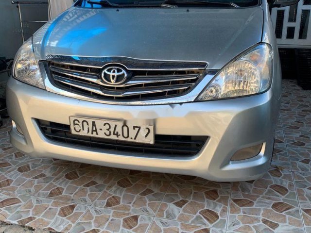 Bán xe Toyota Innova đời 2008, màu bạc0