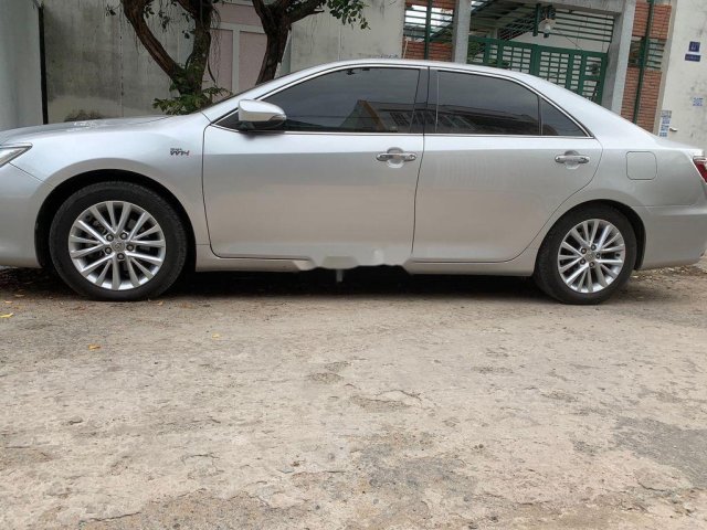 Bán Toyota Camry năm sản xuất 2016 còn mới, 717 triệu0