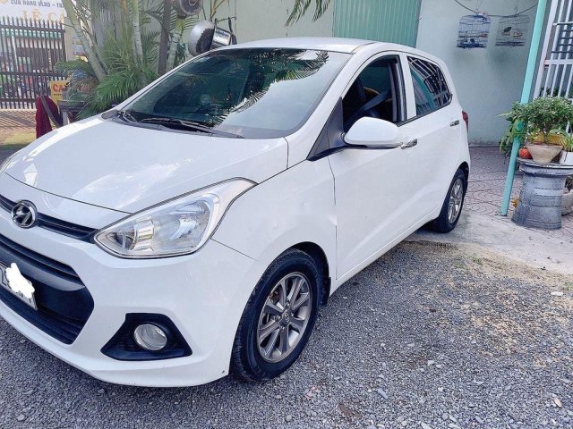 Bán Hyundai Grand i10 năm sản xuất 2015, màu trắng chính chủ, giá chỉ 250 triệu