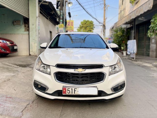 Bán Chevrolet Cruze LTZ 2015, màu trắng còn mới