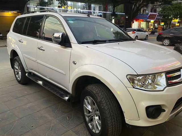 Bán ô tô Mitsubishi Pajero Sport đời 2015, màu trắng chính chủ 0