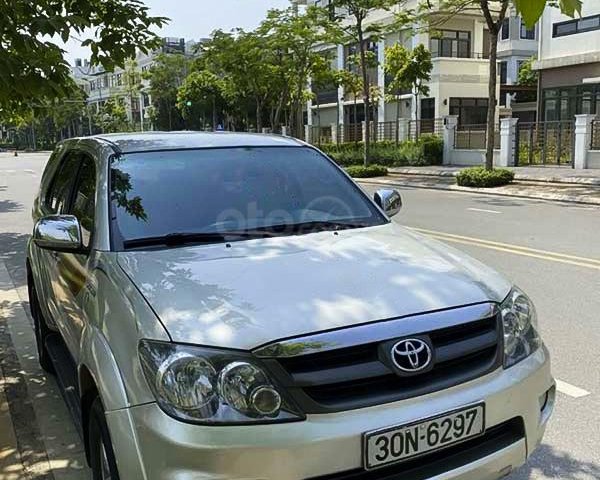 Bán Toyota Fortuner sản xuất năm 2008, màu bạc, nhập khẩu nguyên chiếc còn mới