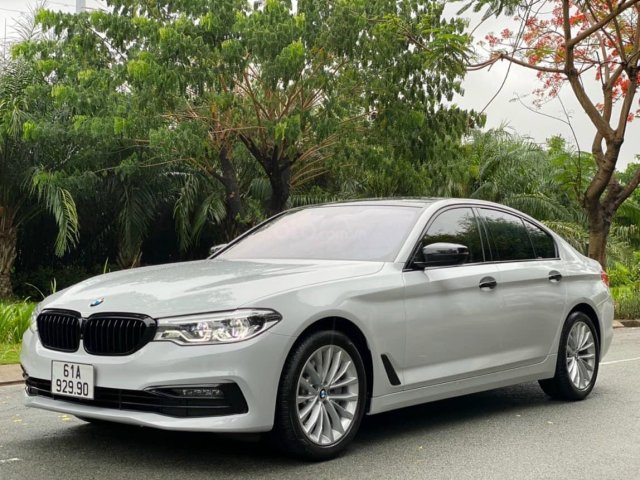 Bán BMW 530i năm 2019, màu trắng, nhập khẩu còn mới0