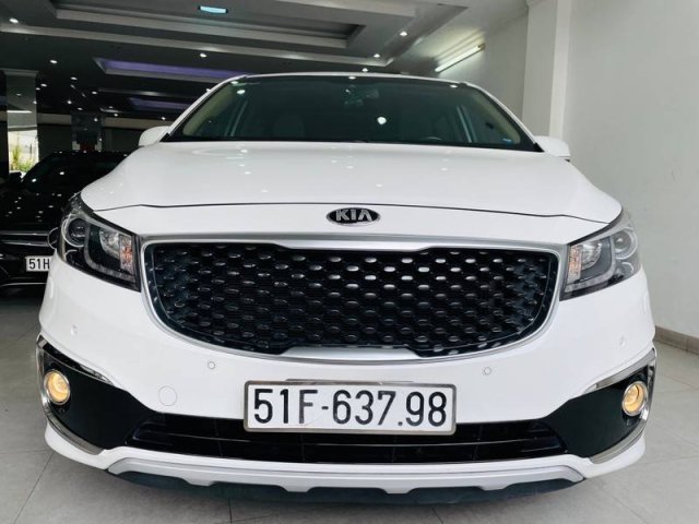 Bán xe Kia Sedona 3.3 GATH đời 2016, màu trắng, xe gia đình