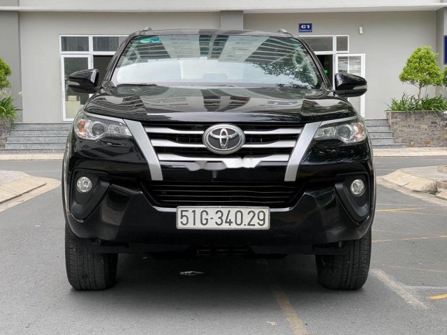 Bán Toyota Fortuner MT sản xuất năm 2017, màu đen, giá tốt