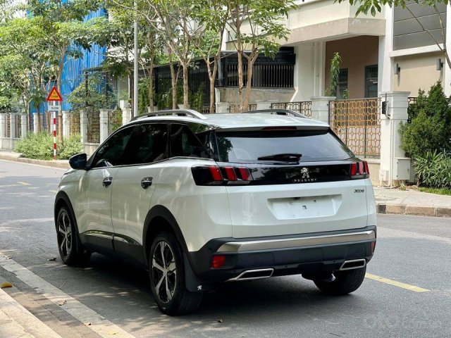 Bán Peugeot 3008 sản xuất năm 2019, màu trắng, giá chỉ 945 triệu